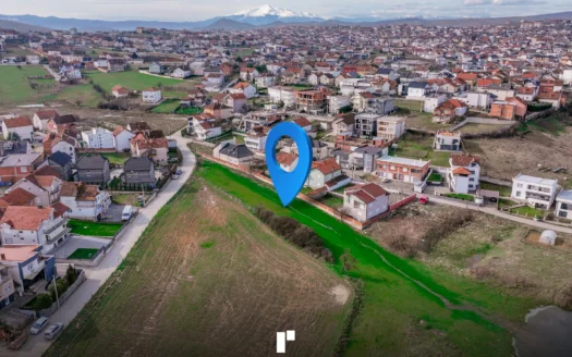 Parcelë në shitje! 3