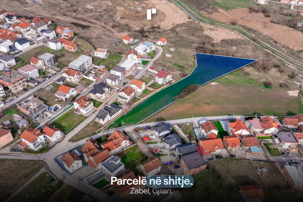 Parcelë në shitje!