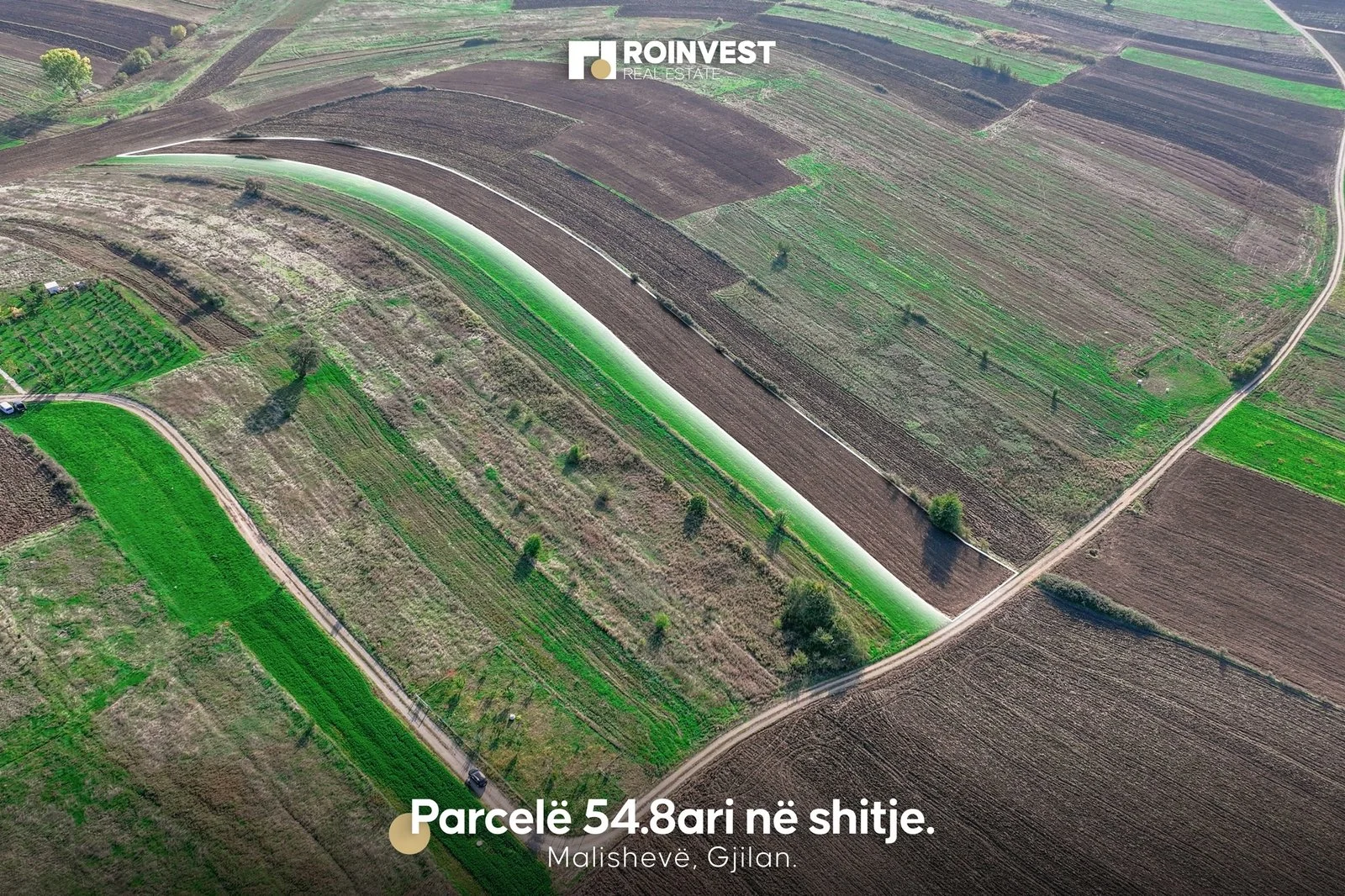 Parcelë në shitje!