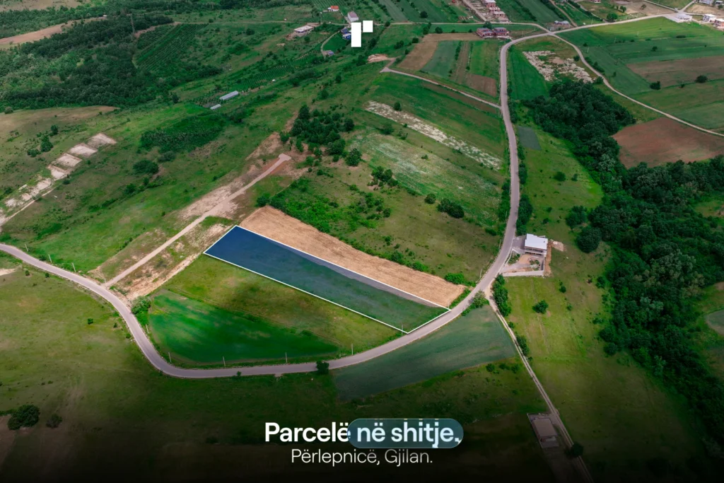 Parcelë në shitje!