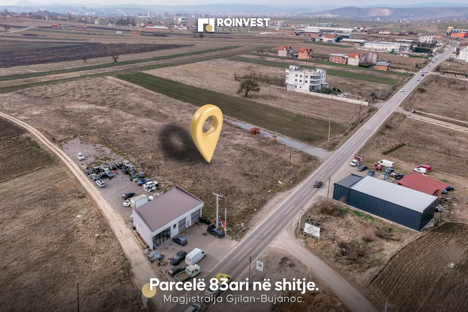 Parcelë në shitje!