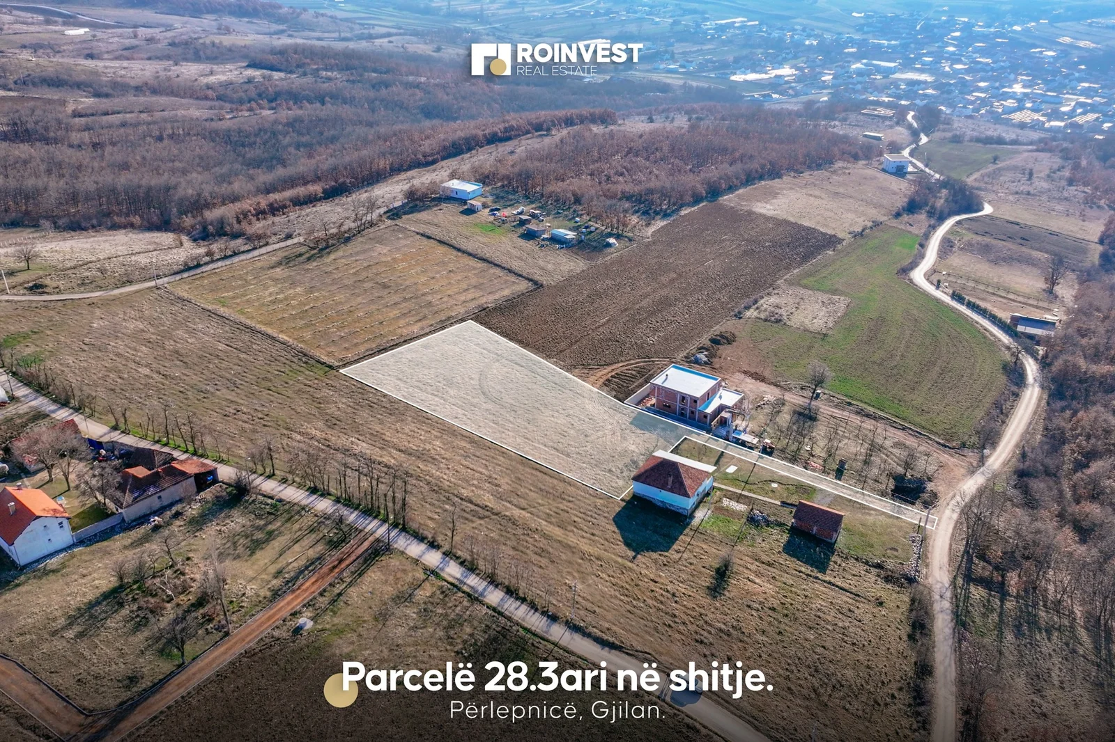 Parcelë në shitje!
