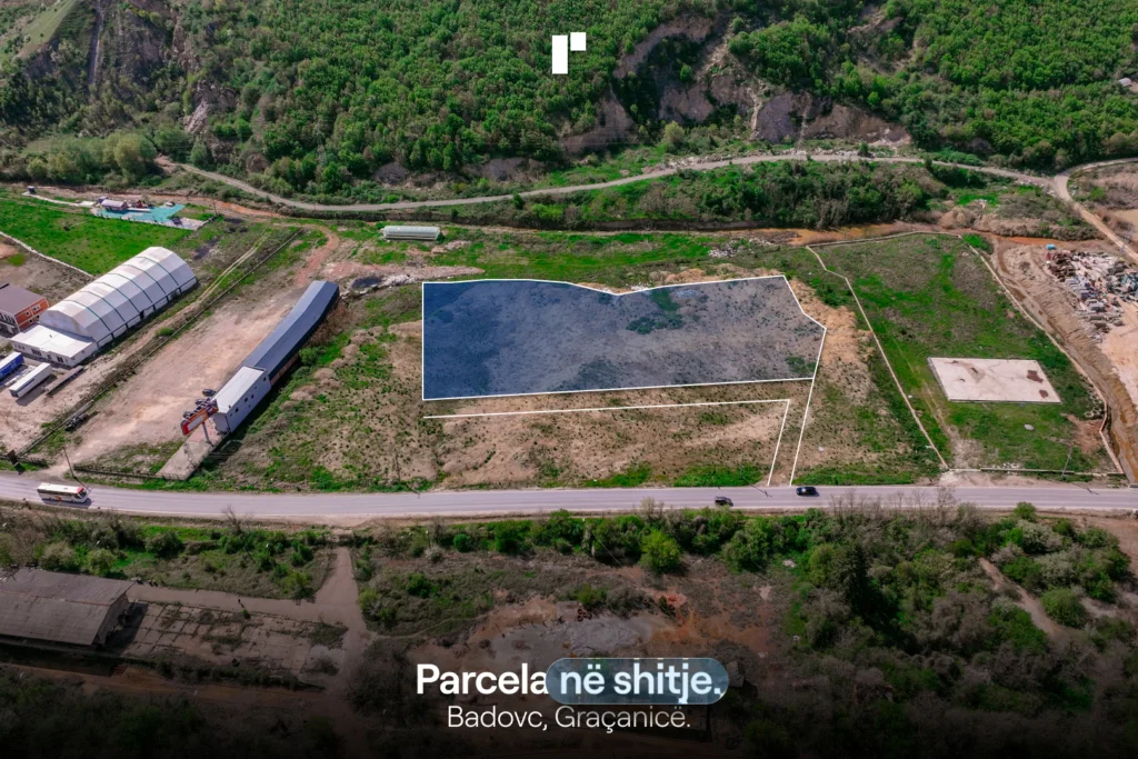 Parcelë në shitje!