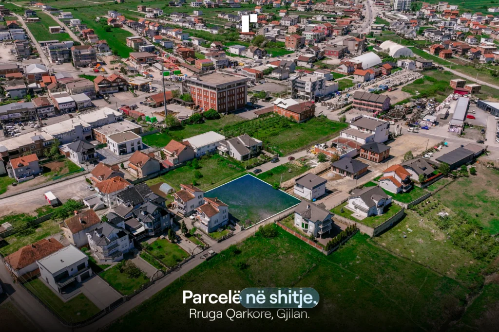 Parcelë në shitje!