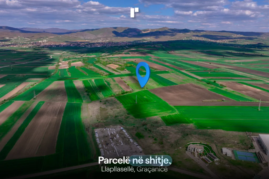 Parcelë në shitje!