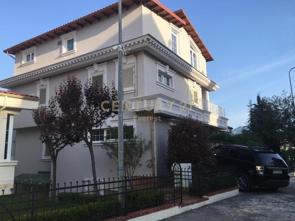 ACACIA HILLS COMPLEX – 3-STOREY VILLA + ATTIC FOR RENT 4