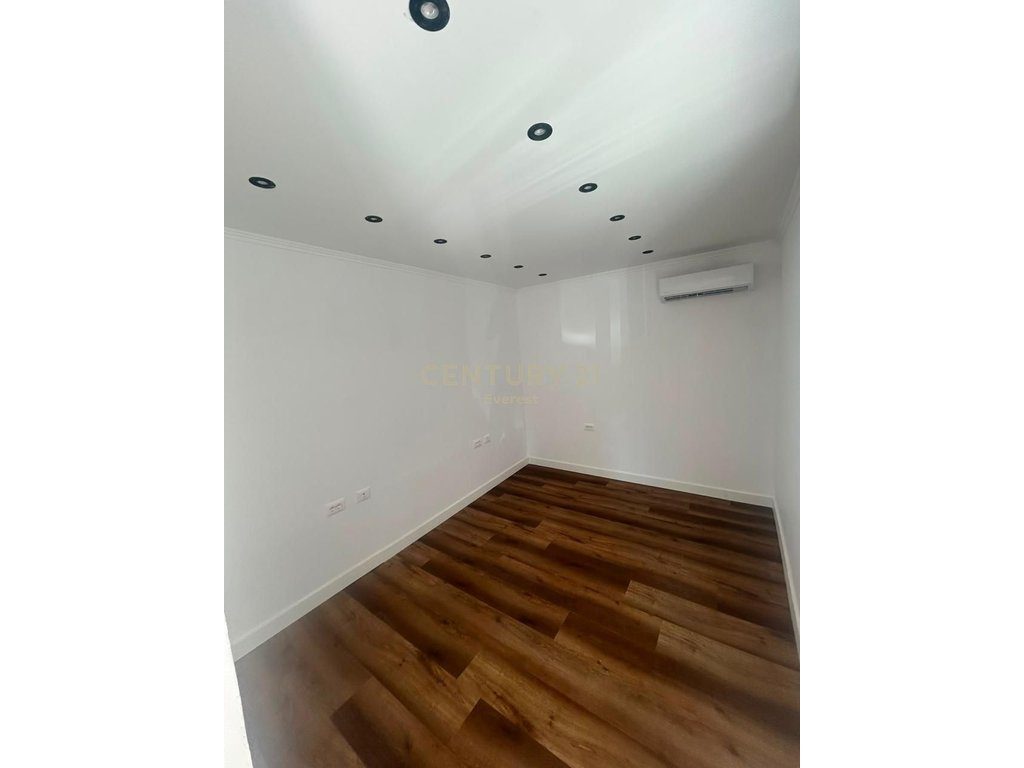 CENTER, OFFICE FOR RENT