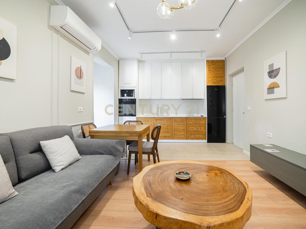 PAZARI I RI, 2+1 APARTMENT FOR SALE 4