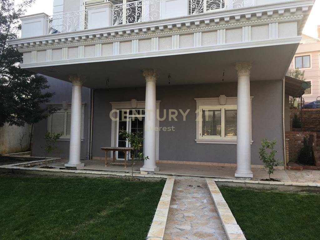 ACACIA HILLS COMPLEX – 3-STOREY VILLA + ATTIC FOR RENT 2