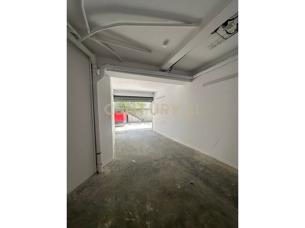 ELBASAN STREET, UNIQUE VILLA FOR RENT