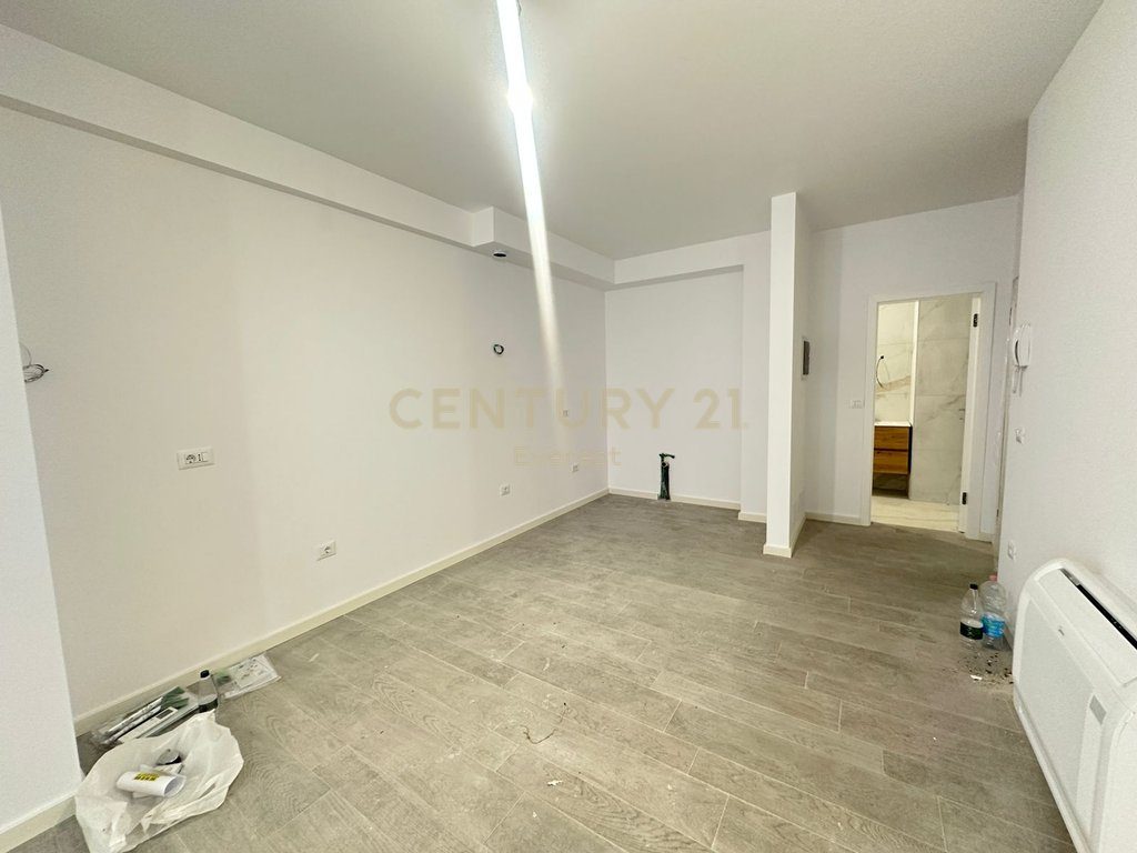 LAPRAKE, OFFICE SPACE FOR RENT 4