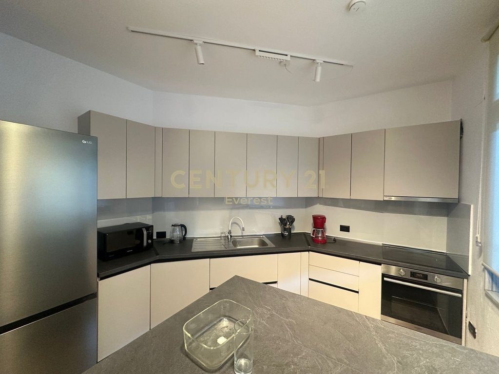 ELBASAN STREET, UNIQUE VILLA FOR RENT