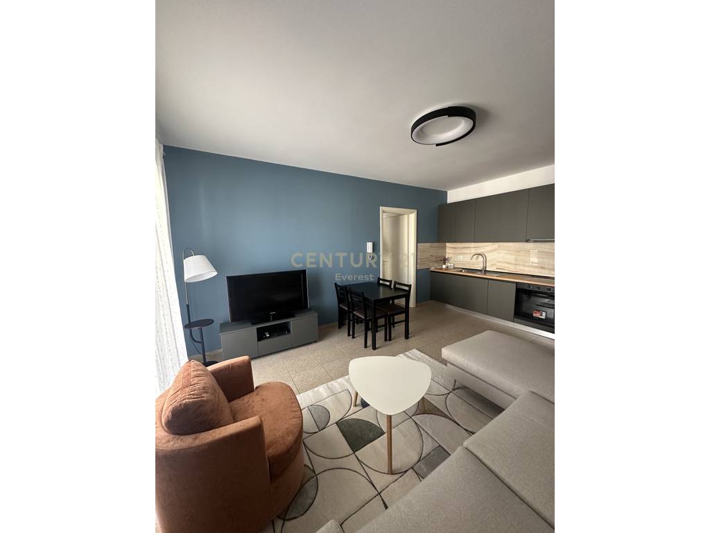 BULEVARDI ZOGU I PARE, JAPIM APARTAMENT 1+1 PER QERA! 2