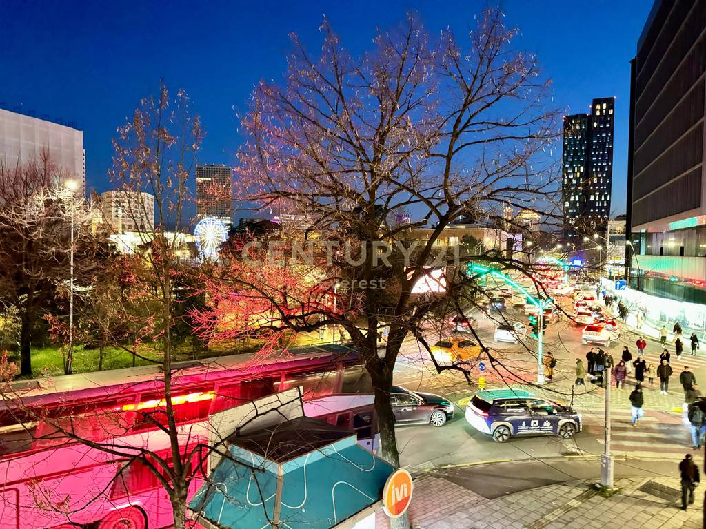 OFFICE FOR RENT AT PIAZZA!