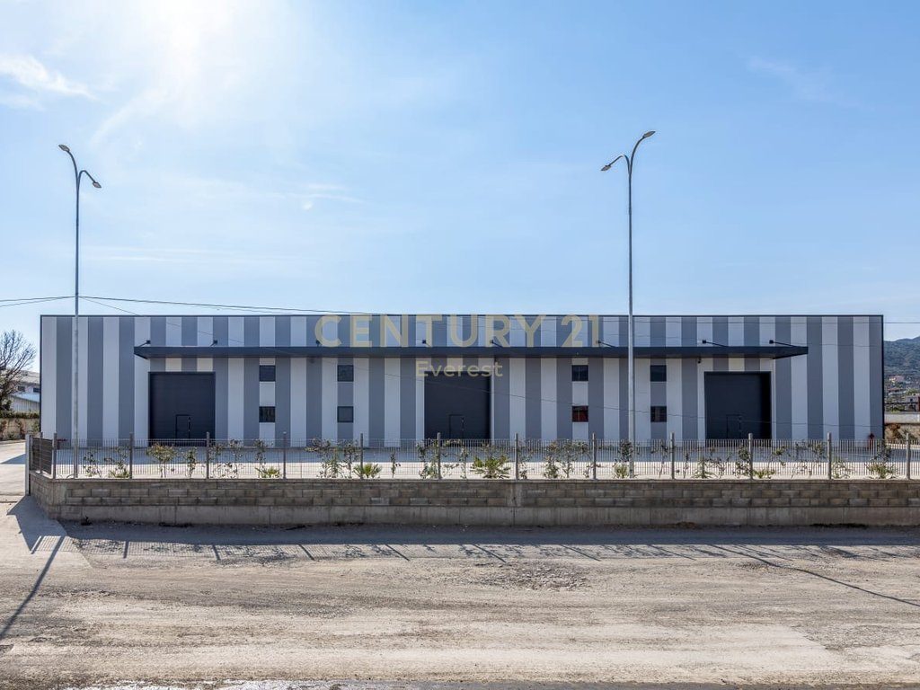 ELBASAN, CLOSED SQUARE