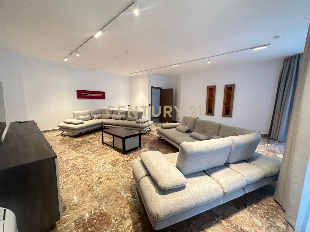 ELBASAN STREET, UNIQUE VILLA FOR RENT