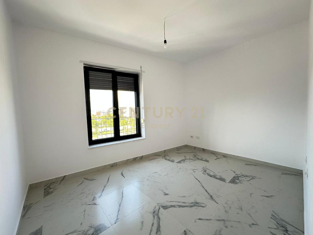 ISH STACIONI TRENIT, OFFICE FOR RENT 4