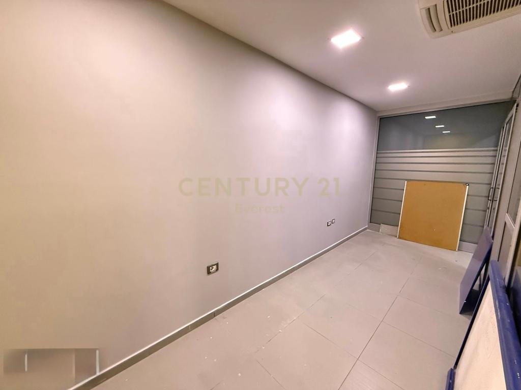 KAVAJË ROAD, COMMERCIAL FOR RENT 3