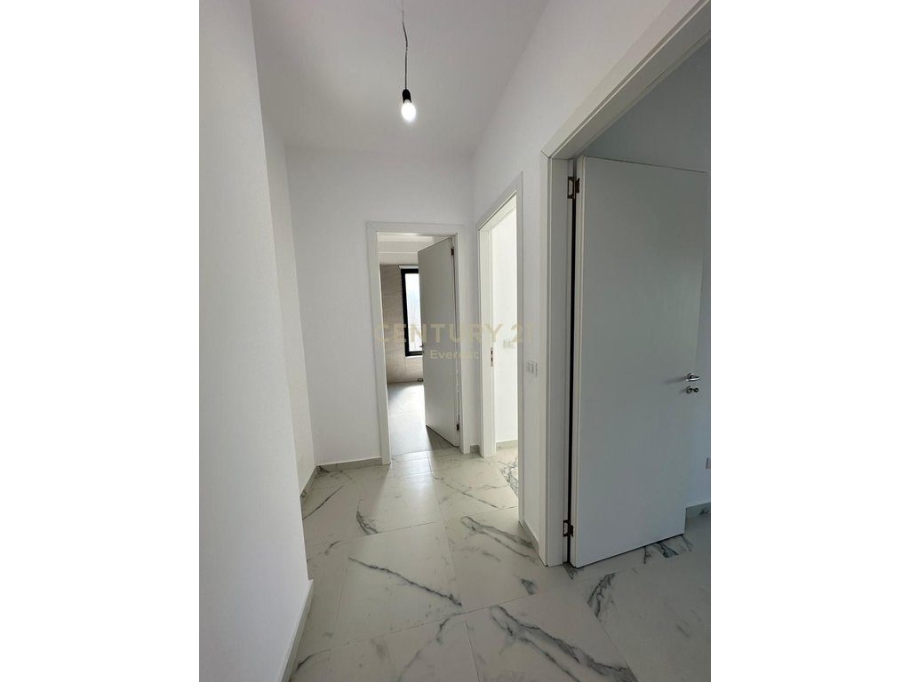 ISH STACIONI TRENIT, OFFICE FOR RENT 3
