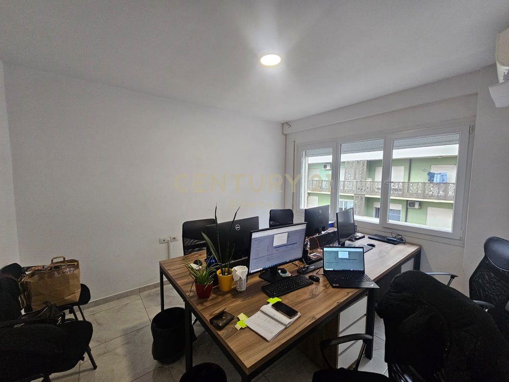 ZOGU I ZI, OFFICE FOR RENT 3