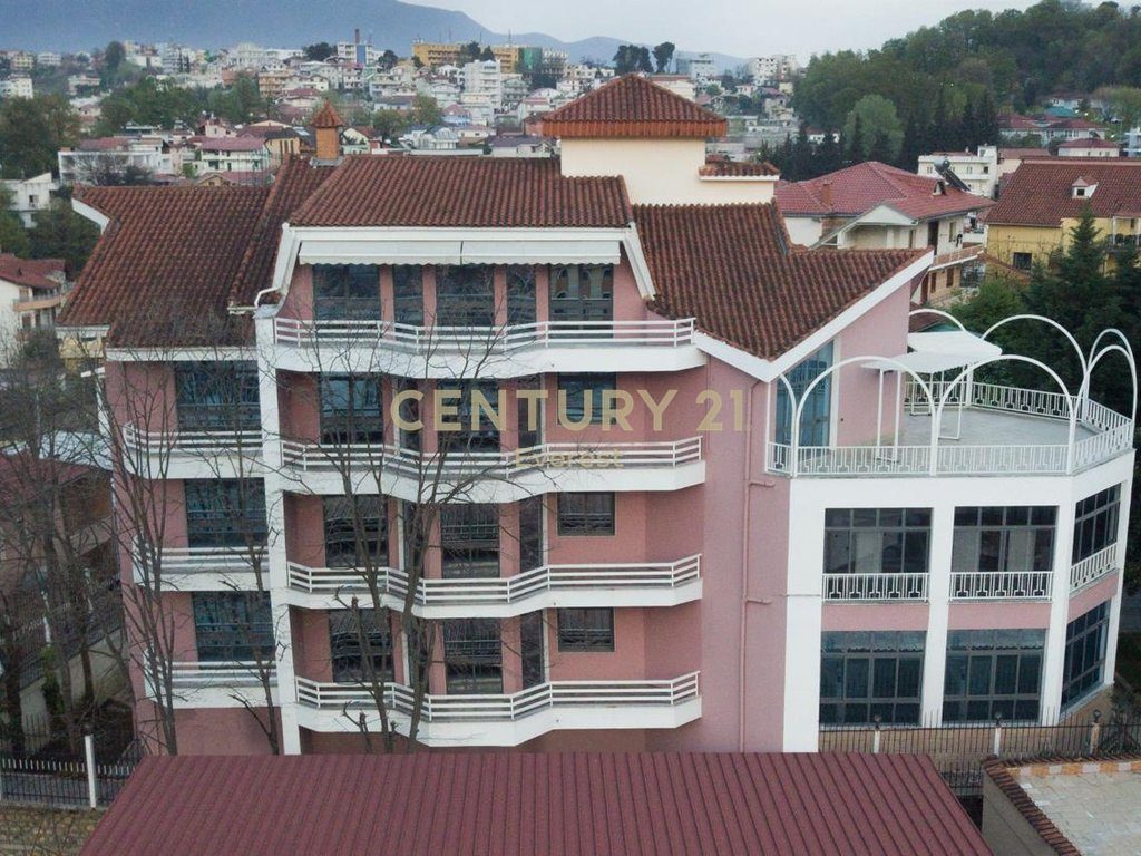ELBASAN STREET, UNIQUE VILLA FOR RENT 3