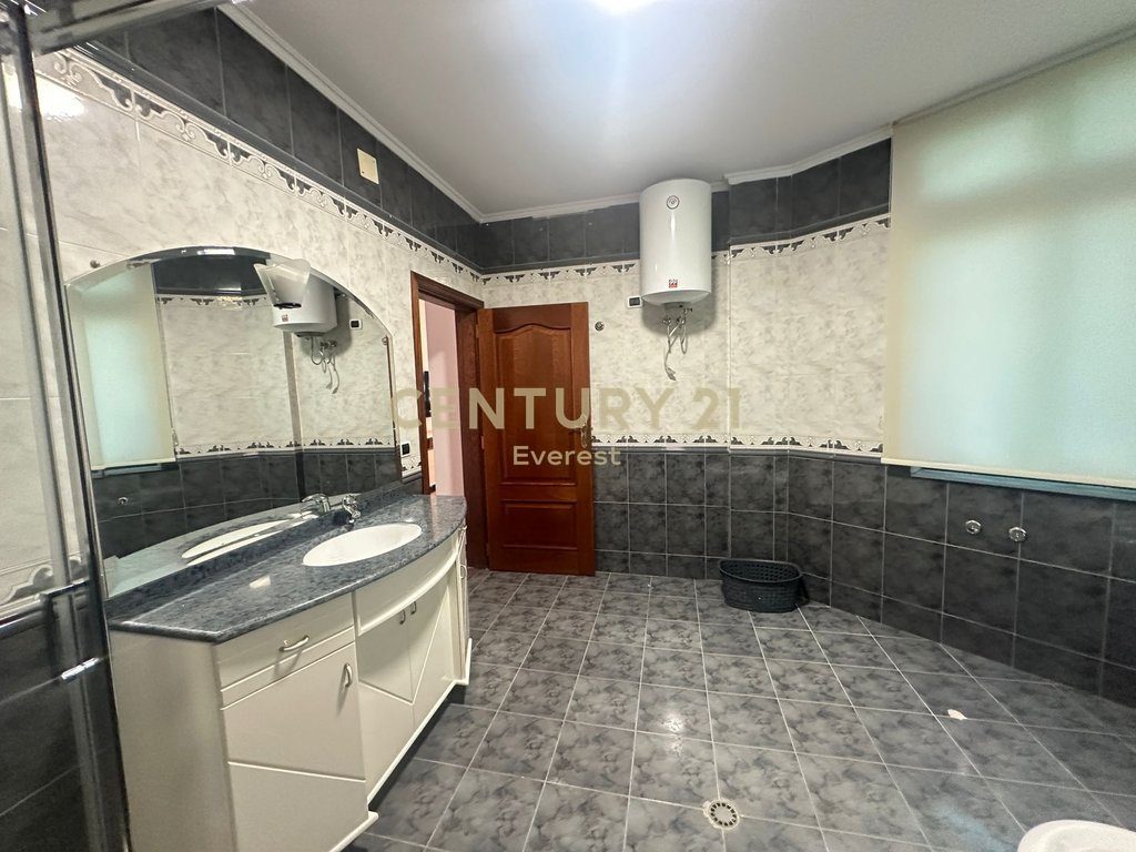 ELBASAN STREET, UNIQUE VILLA FOR RENT