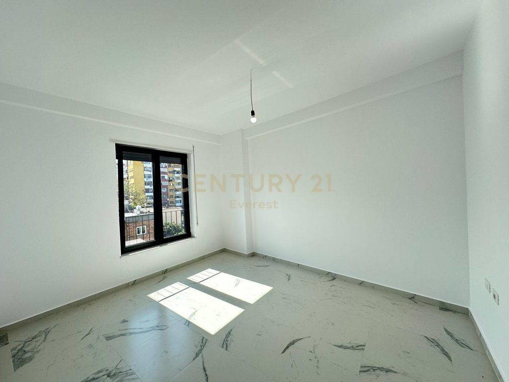 ISH STACIONI TRENIT, OFFICE FOR RENT 2