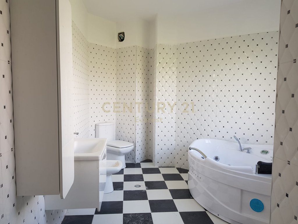 LIQENI I THATE, APARTMENT FOR SALE 3+1+3 4