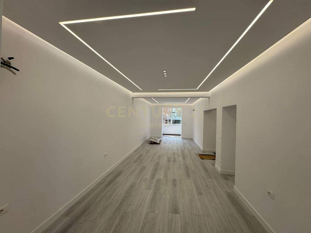 BARRICADE STREET, SPACE FOR RENT 4