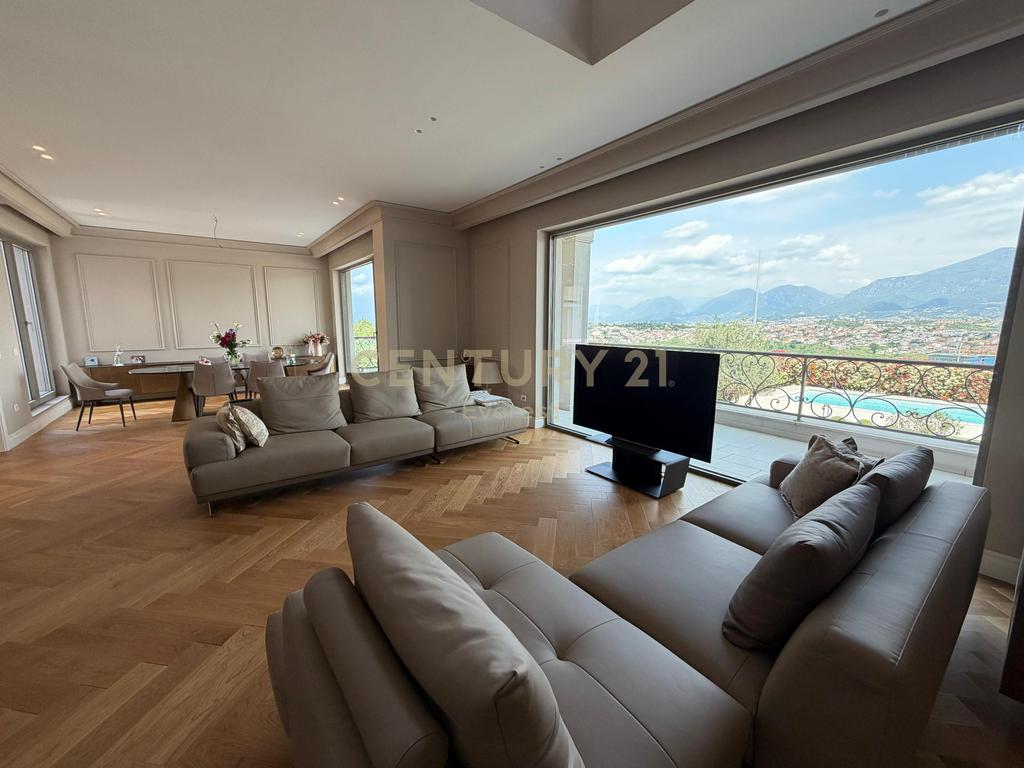 MJULL-BATHORE, 3-FLOOR VILLA WITH POOL FOR RENT