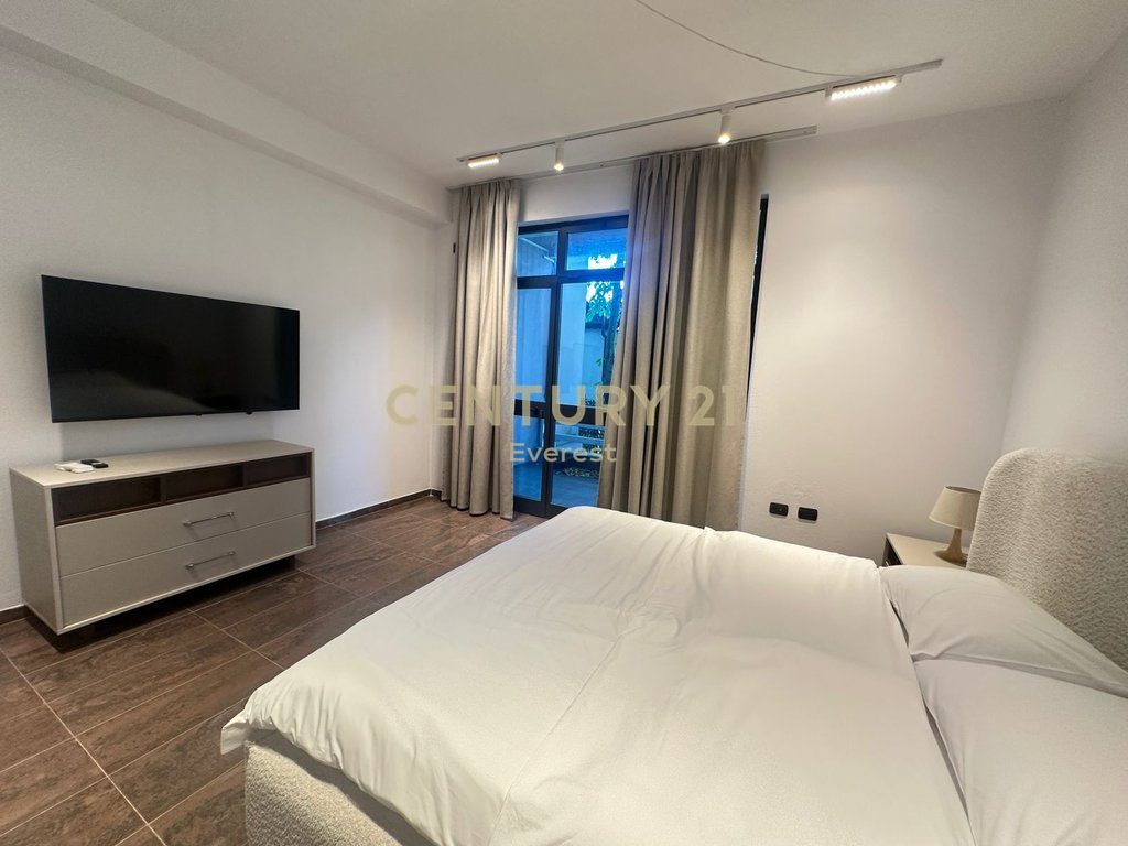 ELBASAN STREET, UNIQUE VILLA FOR RENT