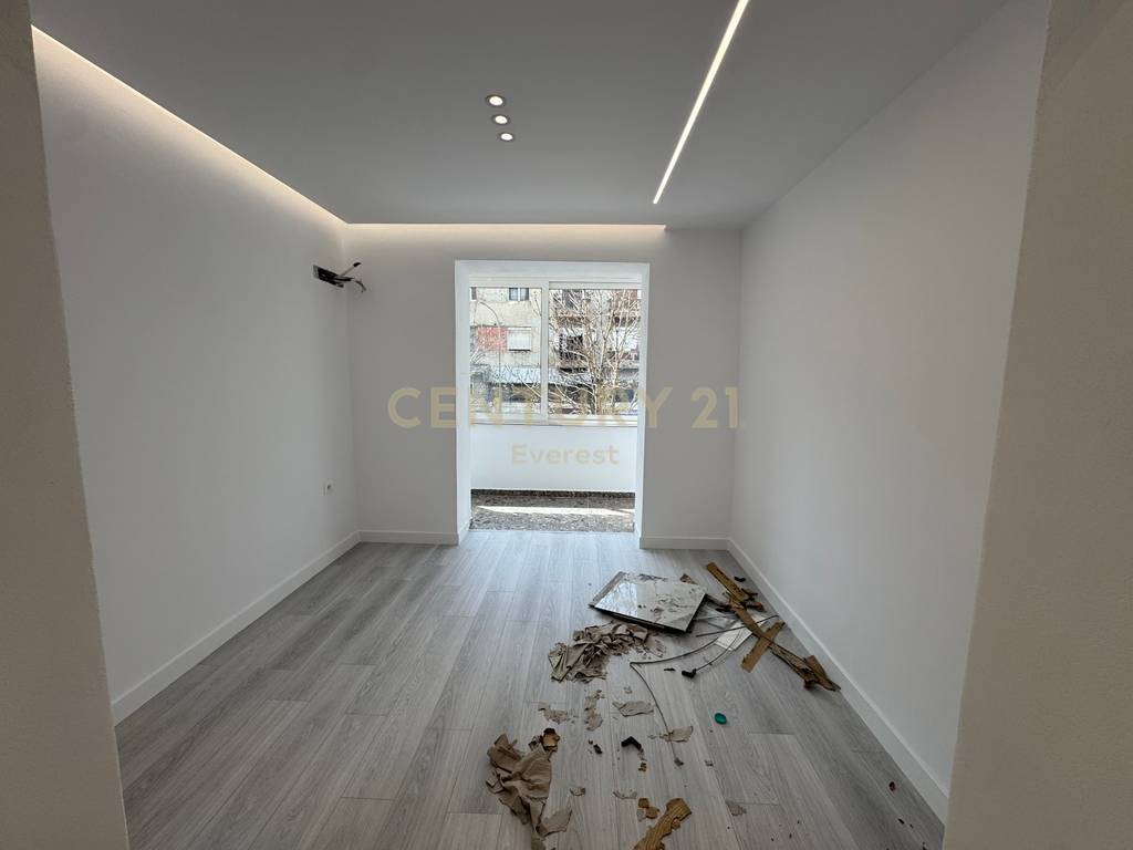 BARRICADE STREET, SPACE FOR RENT 2