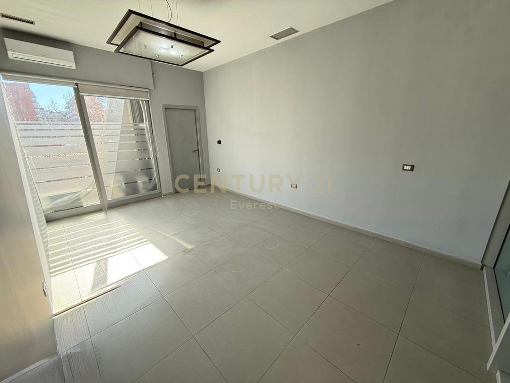 KAVAJË ROAD, COMMERCIAL FOR RENT
