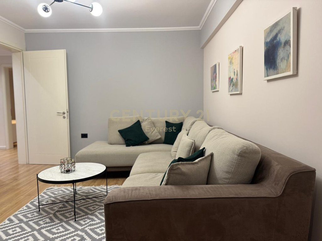 DURRES STREET, APARTMENT 2+1 FOR RENT! 2
