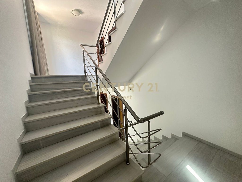 ELBASAN STREET, UNIQUE VILLA FOR RENT 4