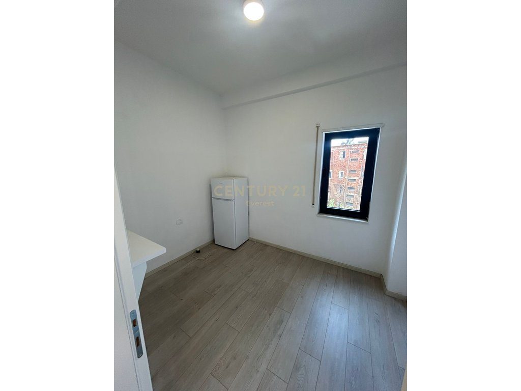 BLV. ZOGU I PARE, OFFICE FOR RENT 2
