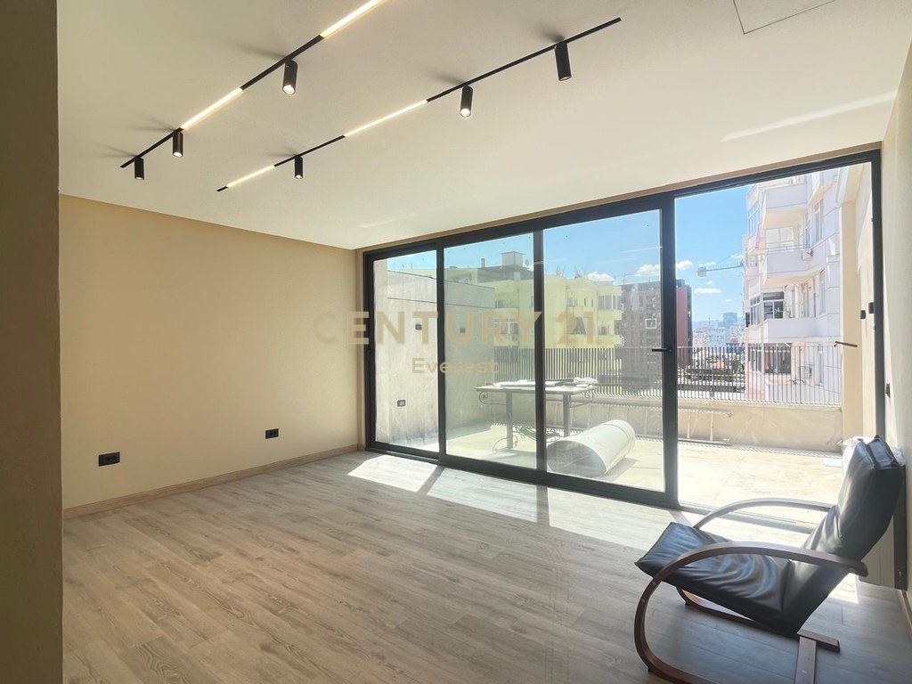 RR. JORDAN MISJA, RENT APARTMENT/OFFICE FOR 3+1+2+VERANDA+PARKING SPACE! 2