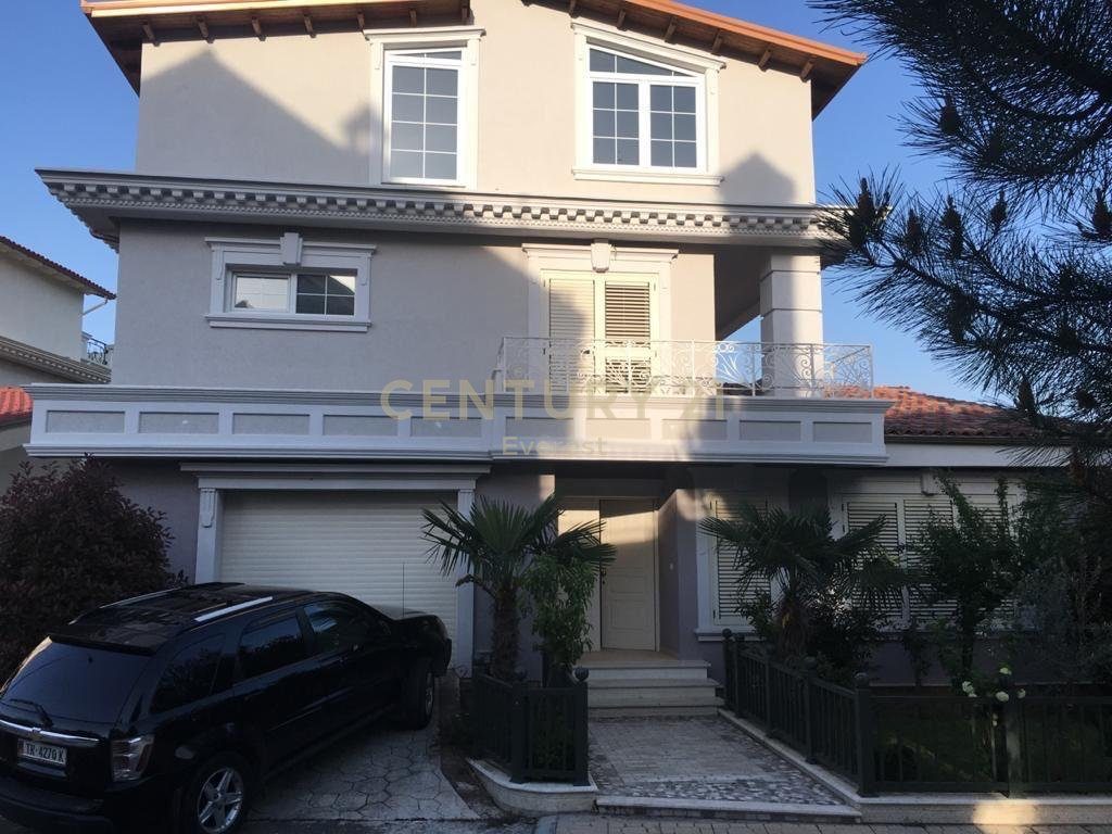 ACACIA HILLS COMPLEX – 3-STOREY VILLA + ATTIC FOR RENT 3