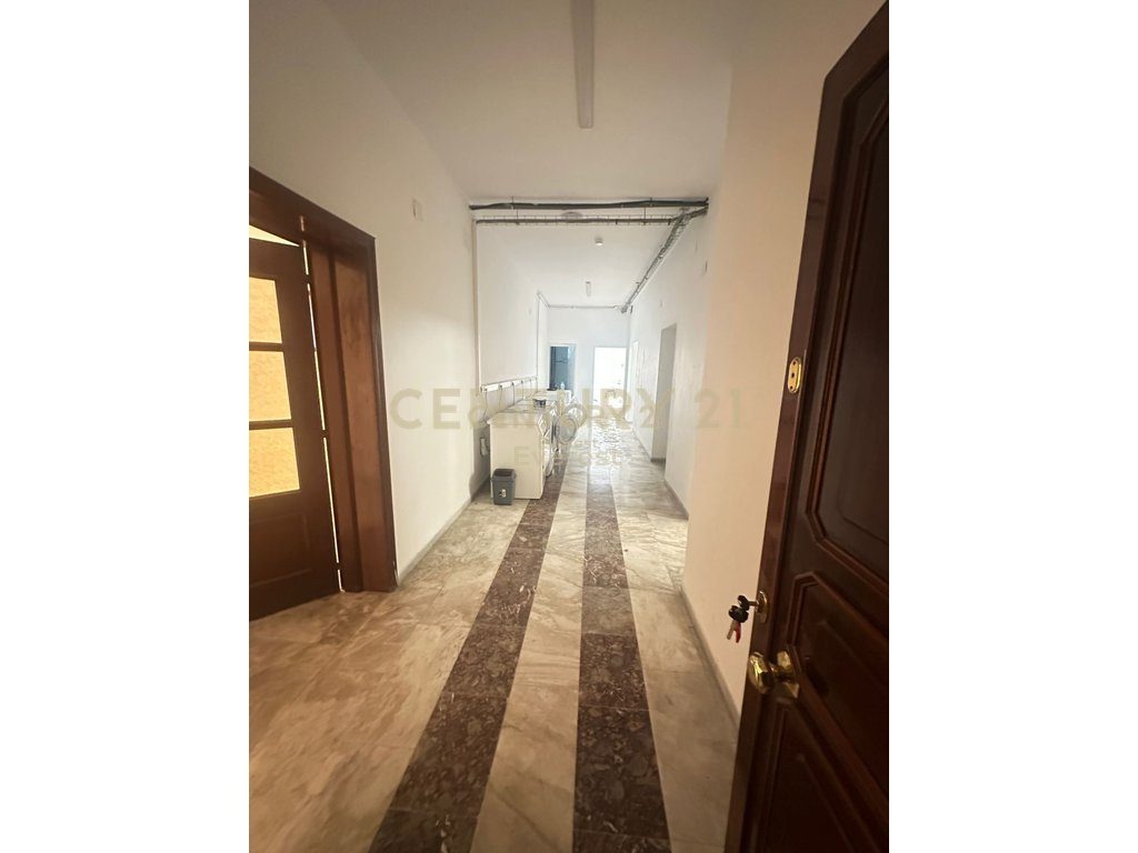 ELBASAN STREET, UNIQUE VILLA FOR RENT