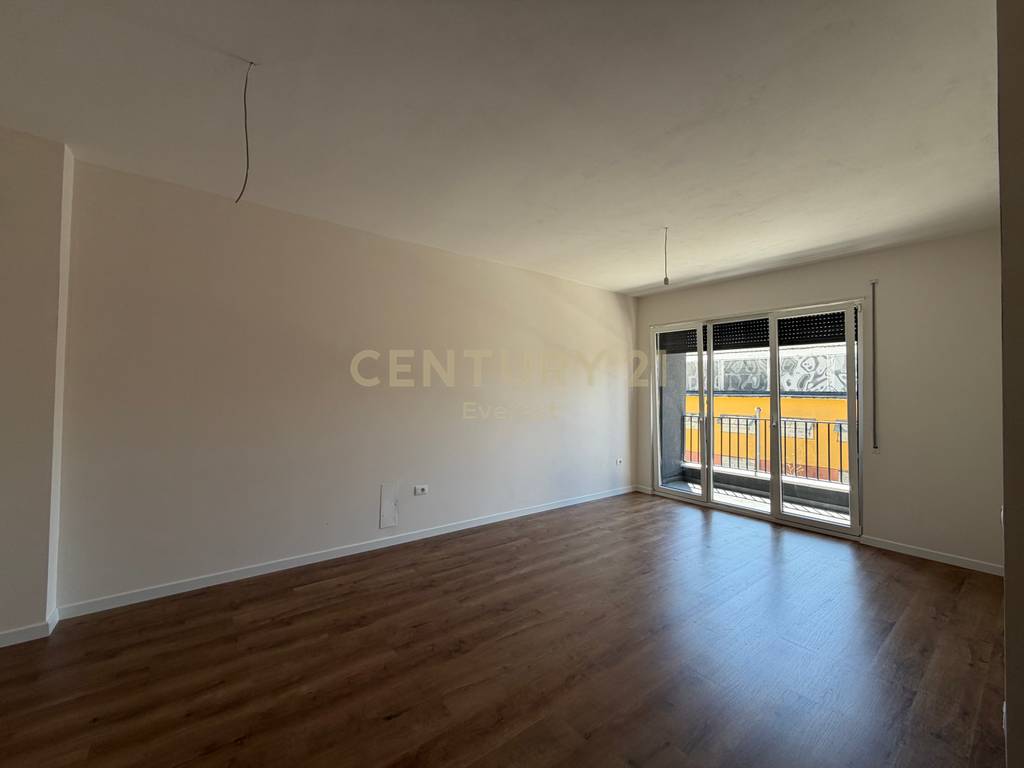MAY 5, OFFICE SPACE FOR RENT AVAILABLE