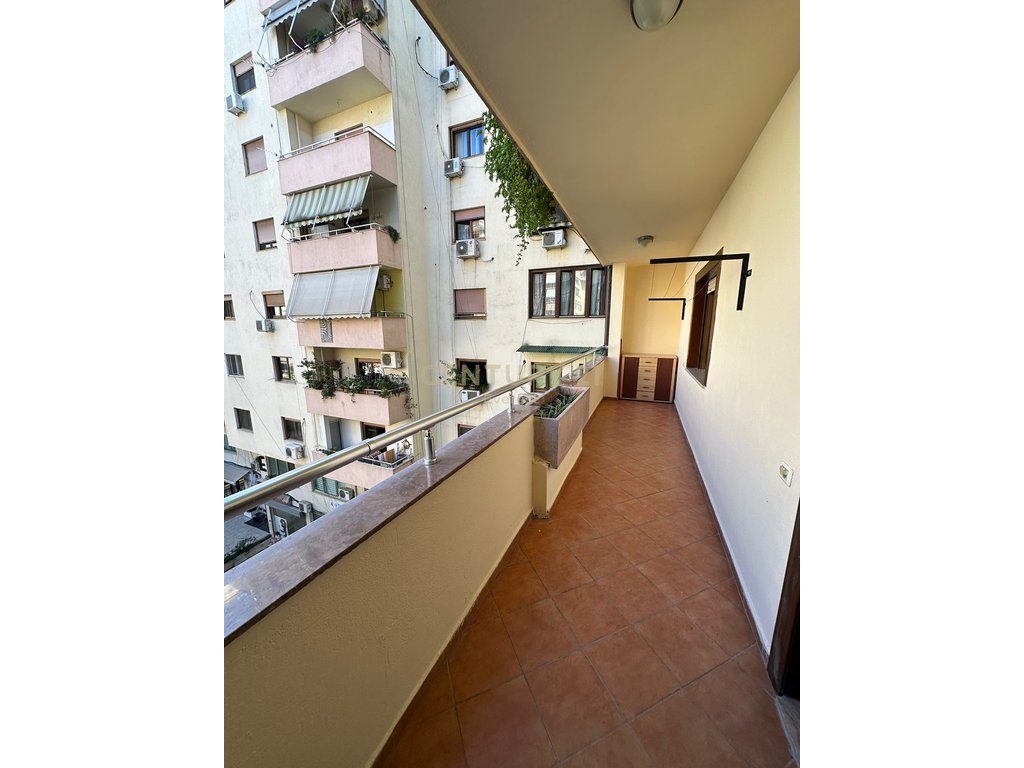 KOMUNA E PARISIT, OFFICE FOR RENT