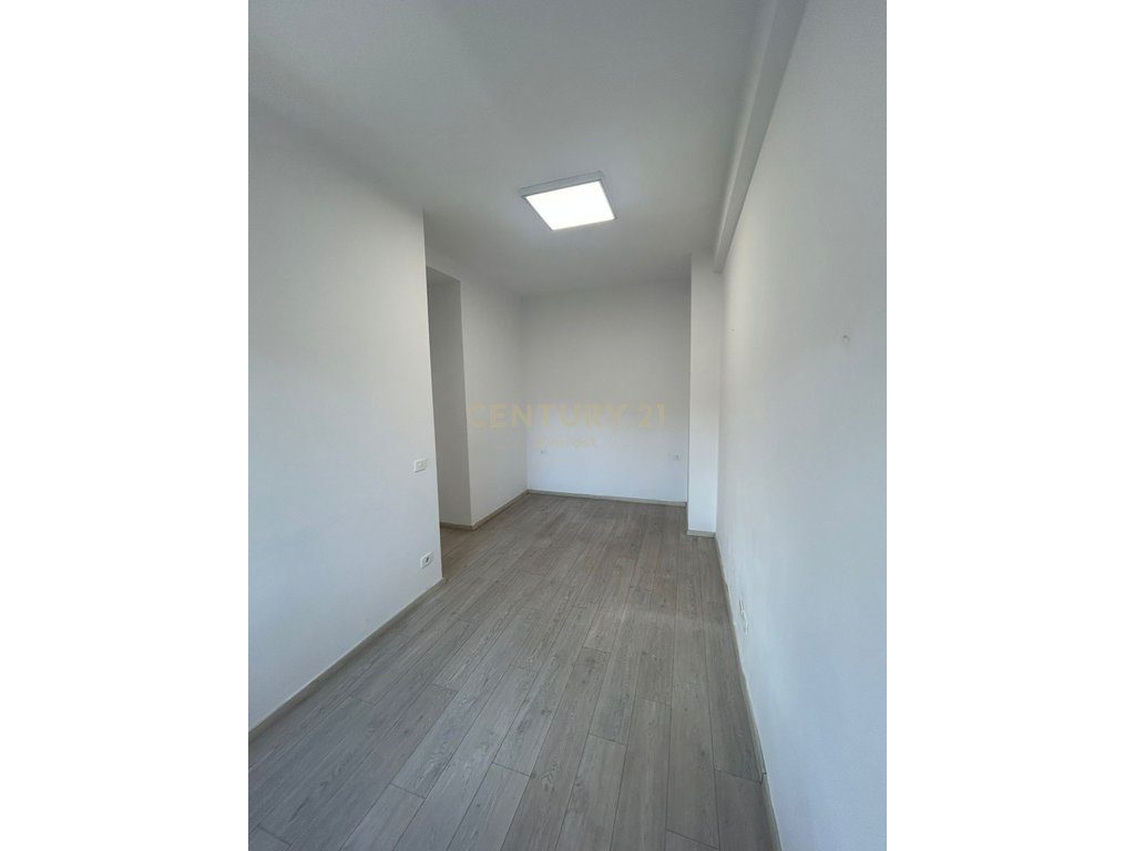 BLV. ZOGU I PARE, OFFICE FOR RENT 3