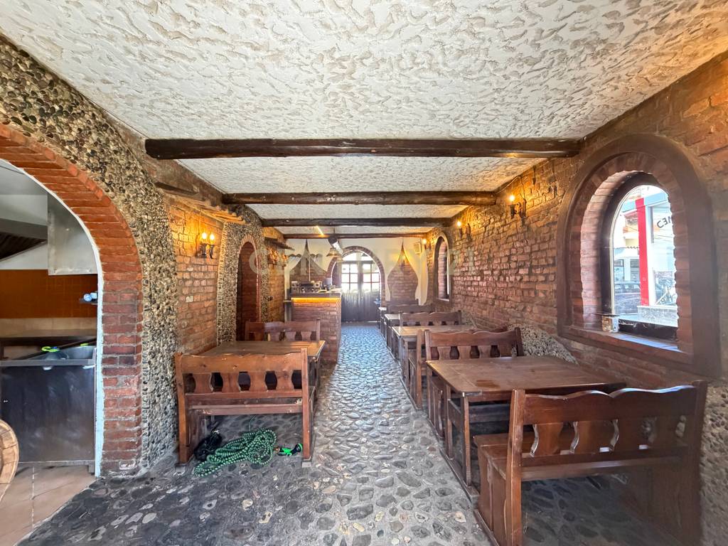LAPRAKE, BAR-RESTAURANT FOR RENT 2