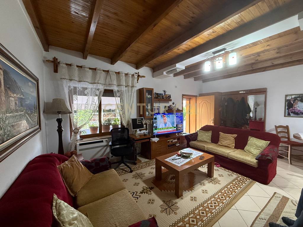 DRITAN HOXHA STREET, VILE FLOOR FOR RENT 2