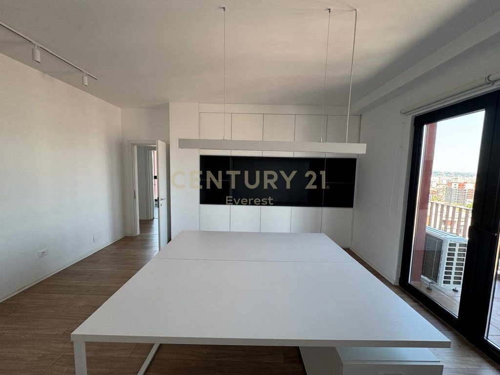 GARDEN BUILDING, OFFICE FOR RENT 3