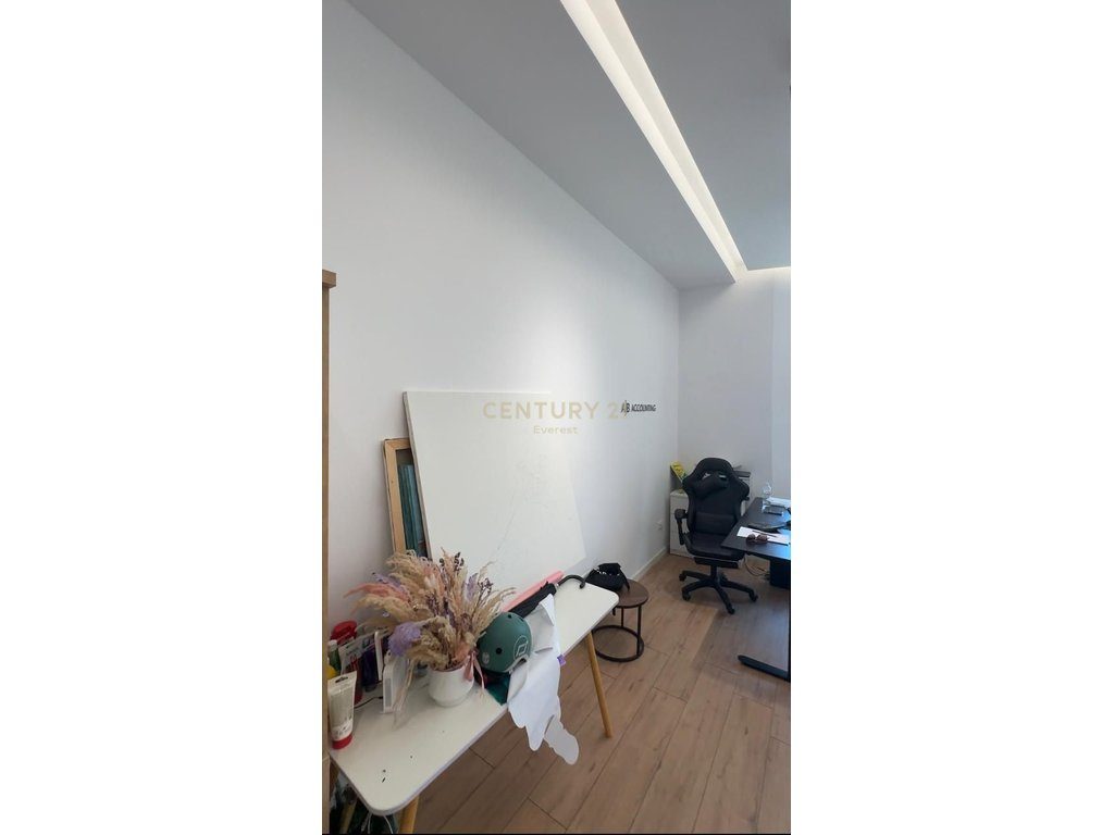 NEAR SQUARE 21, STUDIO APARTMENT FOR SALE! 3