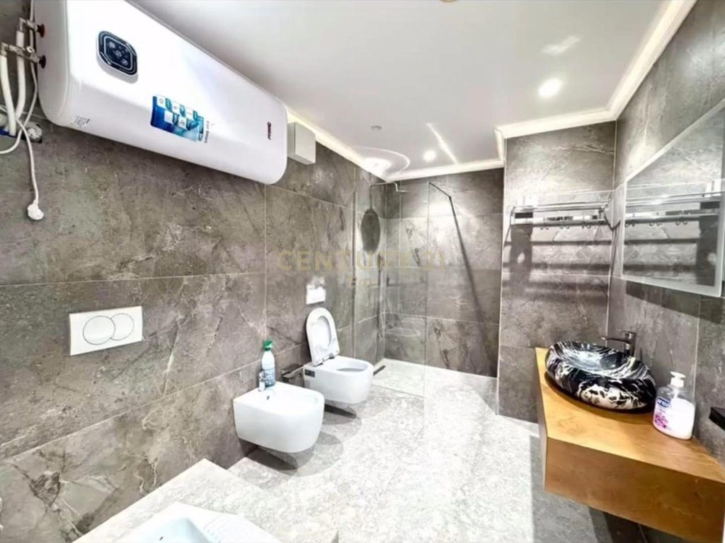 Apartament 3+1+2 Për Shitje në Ish-URT, Durrës ! 2