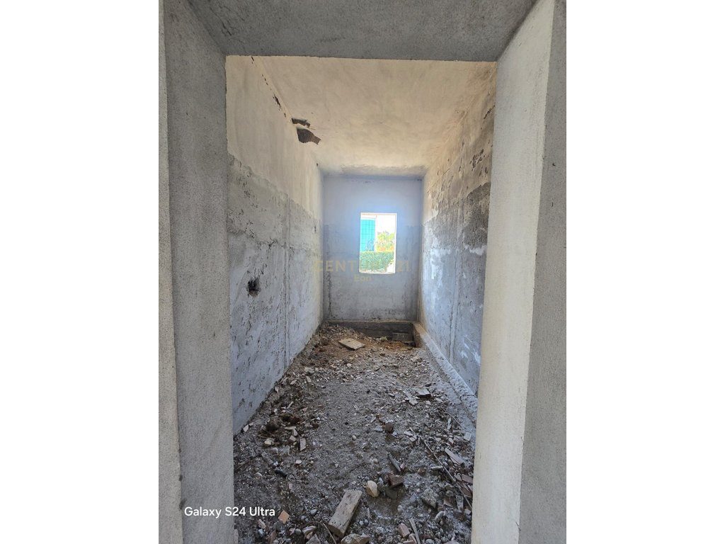 Shitet Shtëpi Private 1-Katëshe në Shenavlash, Durres ! 4