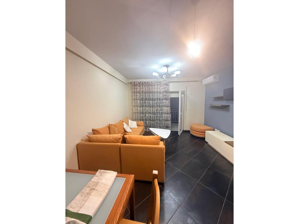 Apartament 2+1 Me Qira në Plazh Stacioni i parë, Durrës!