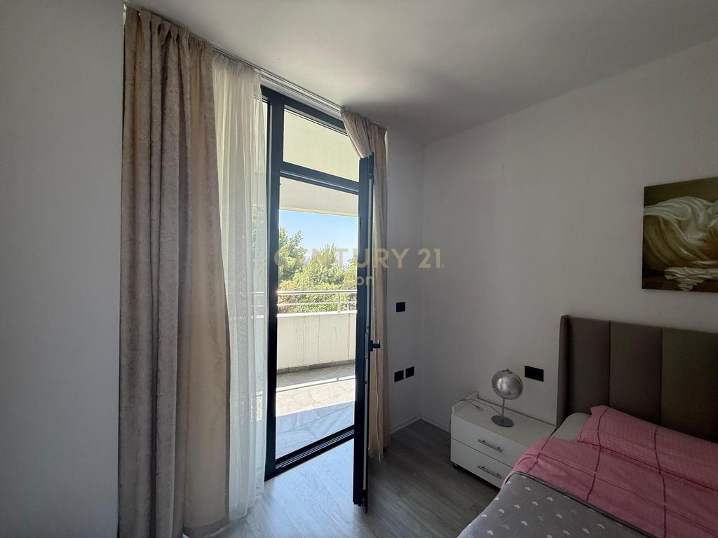 Jepet me Qira Apartament 1+1+Post Parkimi me Pamje Deti Te White Hill Residence ! 3